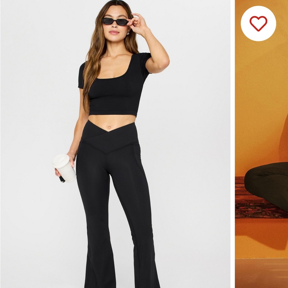 Fabletics Black Flare Pants Leggings PureLuxe Stretchy Phone holder Gym Athletic